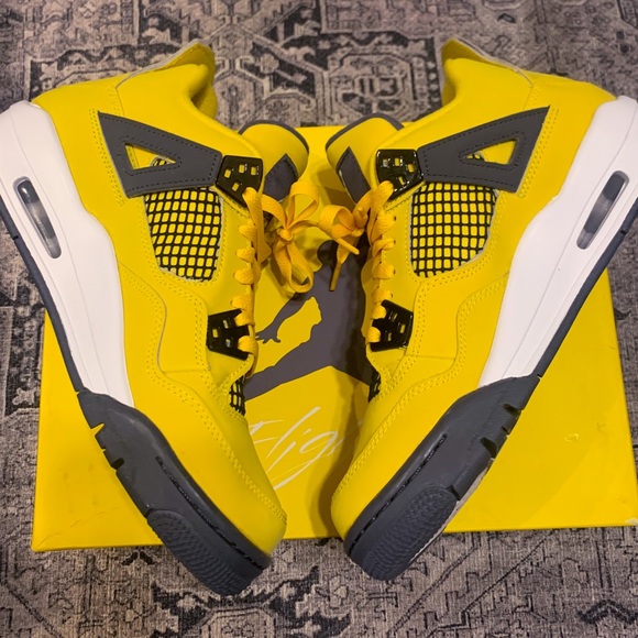 Air Jordan 4 Lightning main image 7